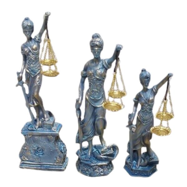 ست مجسمه عدالت آبی فیروزه‌ای | حقوق امروز